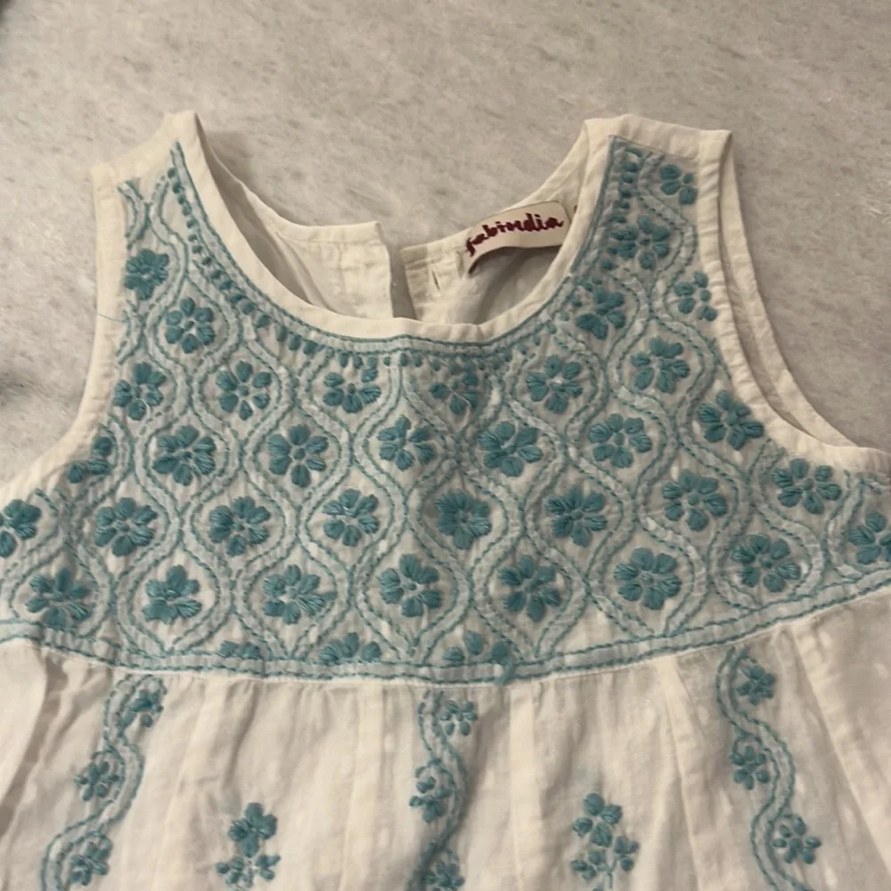 Beautiful Fabindia girls traditional Indian 3-piece churidar set, size 4–6 years